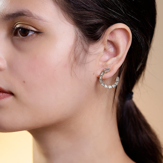 Glimmering Curve earrings